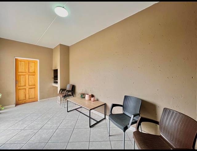 2 BEDROOM PROPERTY TO RENT IN BRENTWOOD